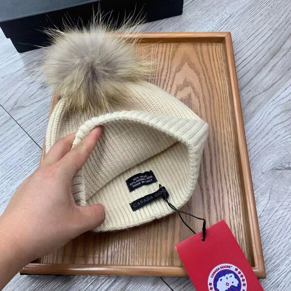Canada Goose Beanie Hat - Picture 5 of 8